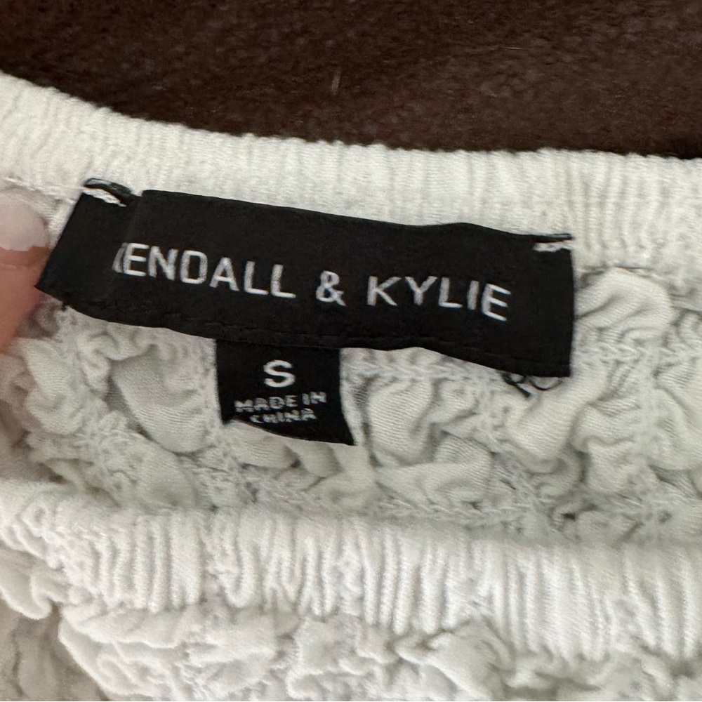 Kendall + Kylie Ruffled Crop - Picture 2 of 3